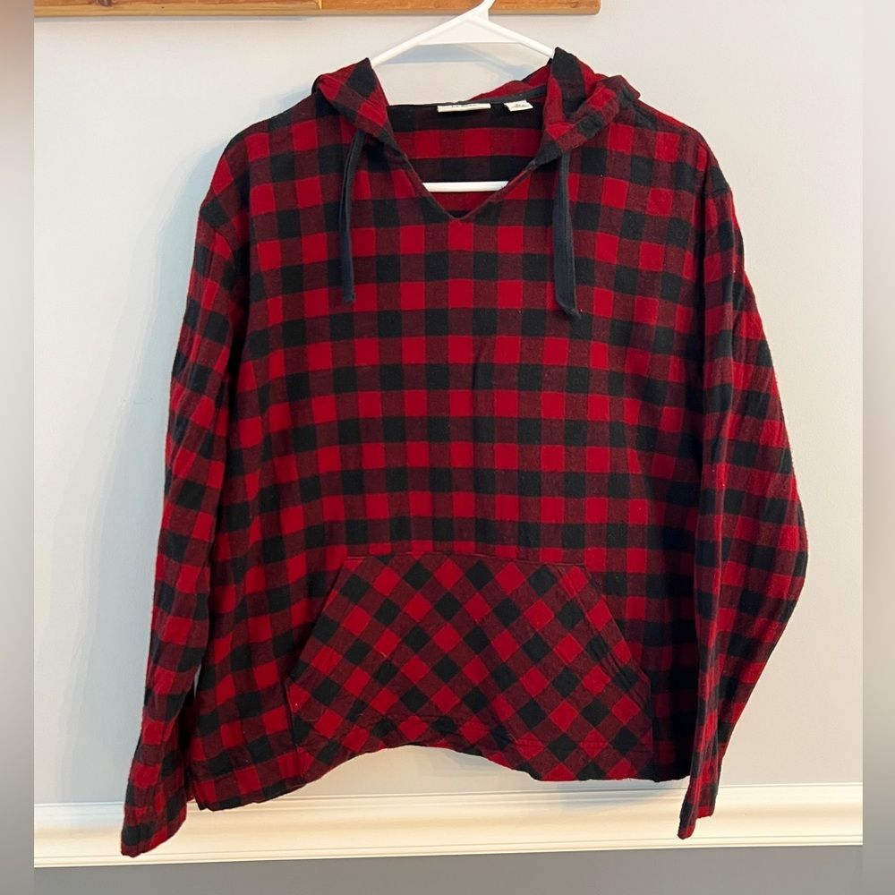 L.L. Bean Women’s Buffalo Plaid Lightweight Flannel Pullover Hooded Large
